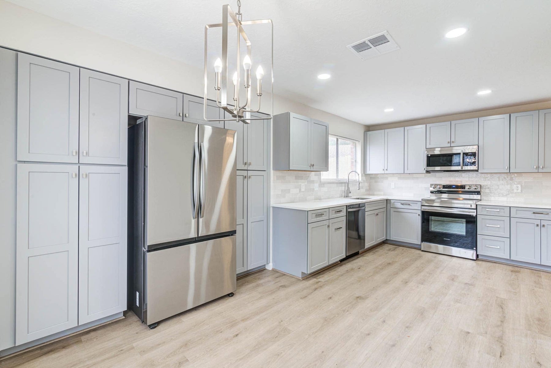 Proyecto destacado de Detail Home Remodeling